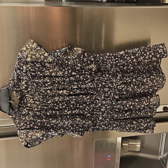 💕CURRENT AIR💕 Smocked Flutter-Sleeve Blouse ~ Micro Floral Print Large L NWT - Picture 2 of 9